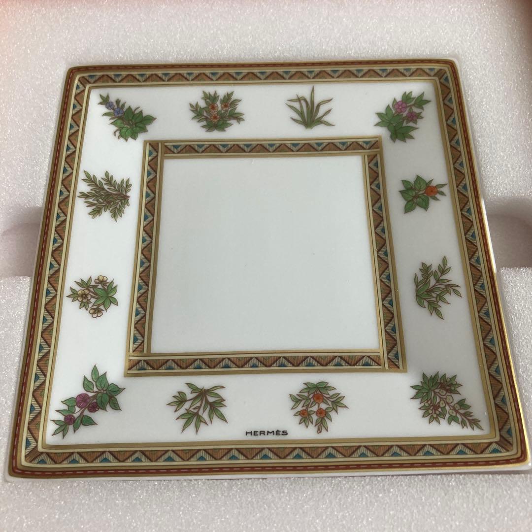HERMES 花柄 正方形皿 オリジナルボックス付き
