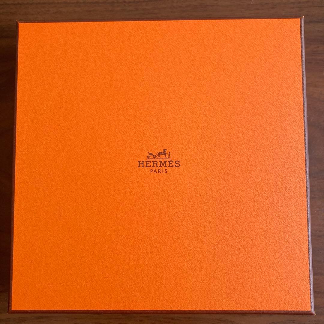 HERMES 花柄 正方形皿 オリジナルボックス付き