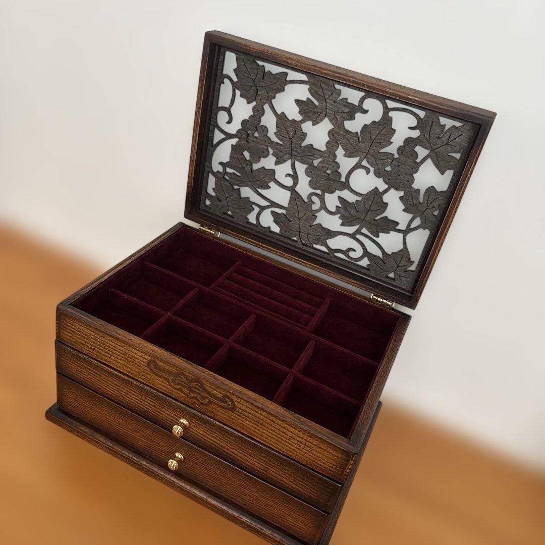 美品　アンティーク　葡萄葉柄 透かし彫りアクセサリーケース　ジュエリーボックス
