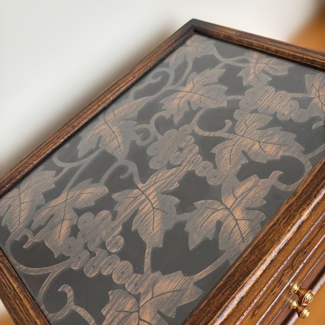 美品　アンティーク　葡萄葉柄 透かし彫りアクセサリーケース　ジュエリーボックス