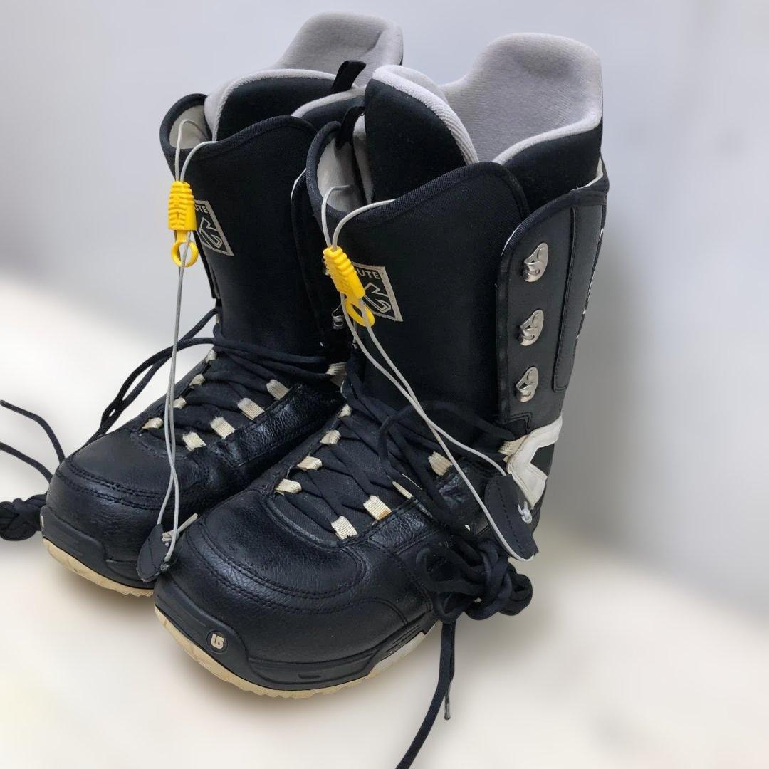送料無料 BURTON TRIBUTE バートン スノーボードブーツ 51113