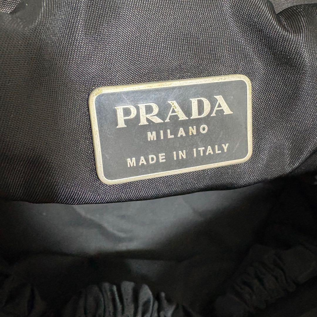 プラダ ポーチ　バニティ　ハンドバッグ　黒　三角プレート　ナイロン