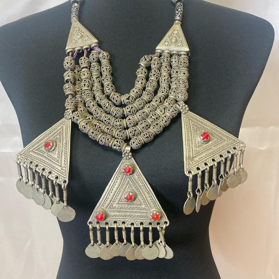 【期間限定お値引中】FCBD アクセサリー トライバルネックレス 　チェーン装飾