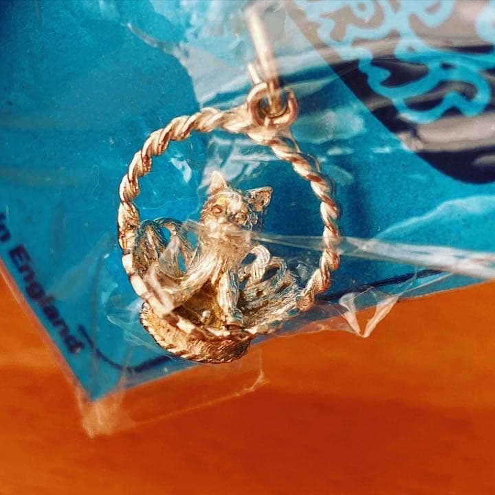 【ビンテージ】バスケットに入ったねこシルバーチャーム【新品】