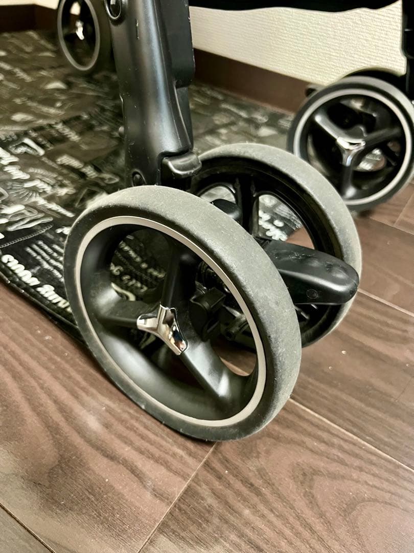 【美品】アップリカ ラクーナクッションAF ベビーカー　2023年モデル　A型