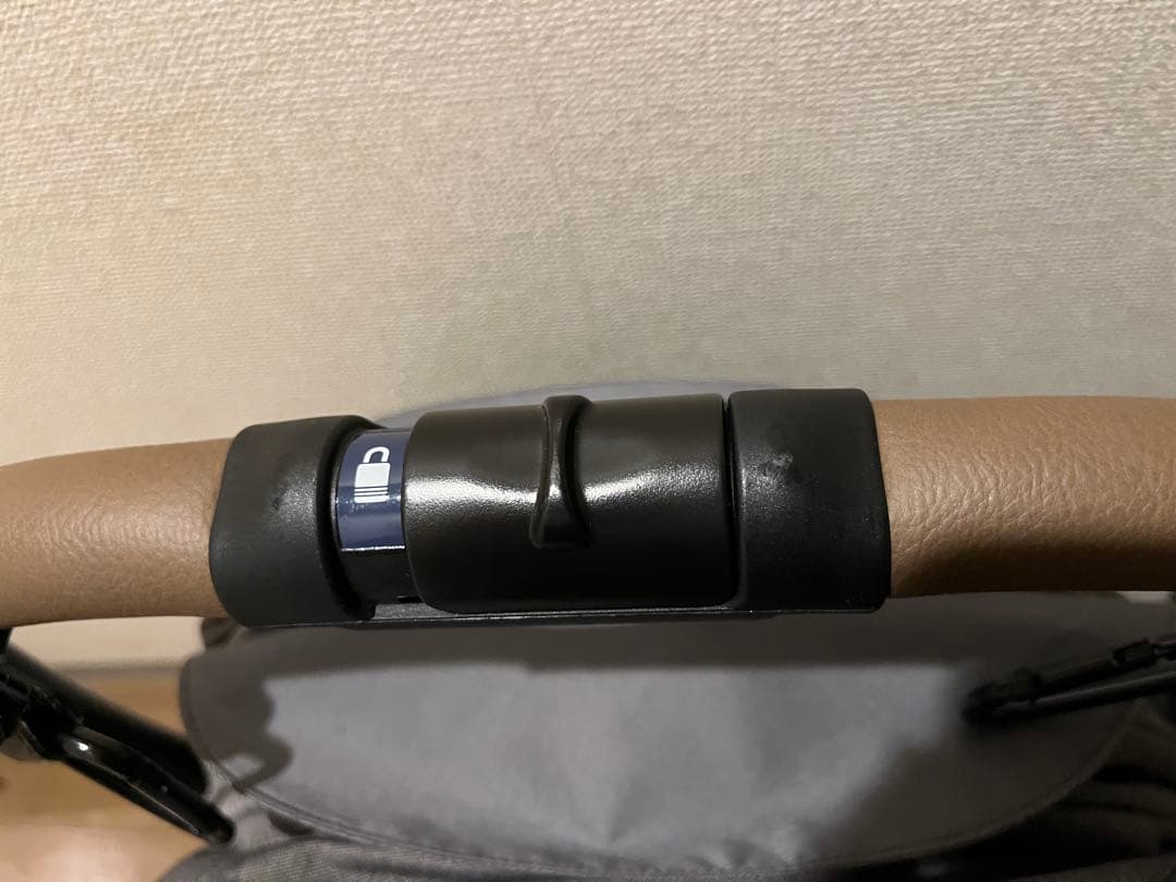 【美品】アップリカ ラクーナクッションAF ベビーカー　2023年モデル　A型