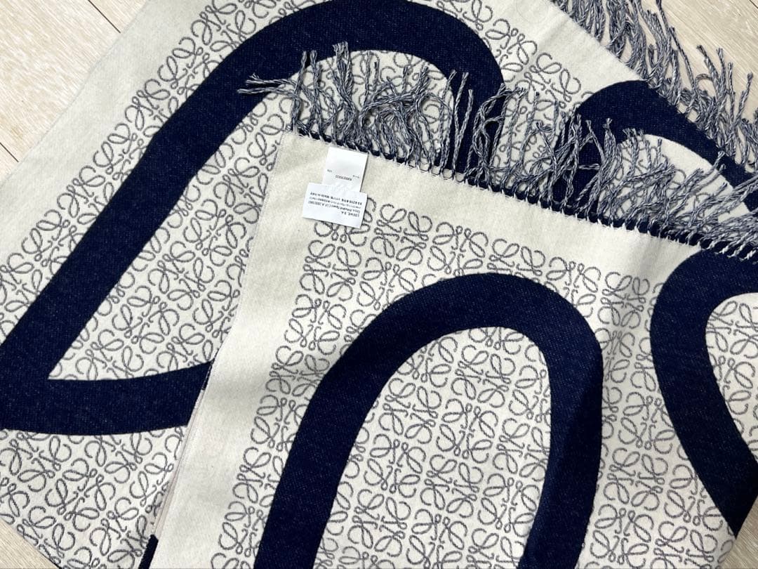 【美品】LOEWE ロエベ アナグラム ウール ブランケット ネイビー