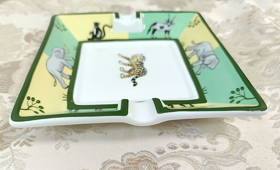 HERMES 非売品のアッシュトレー（灰皿）