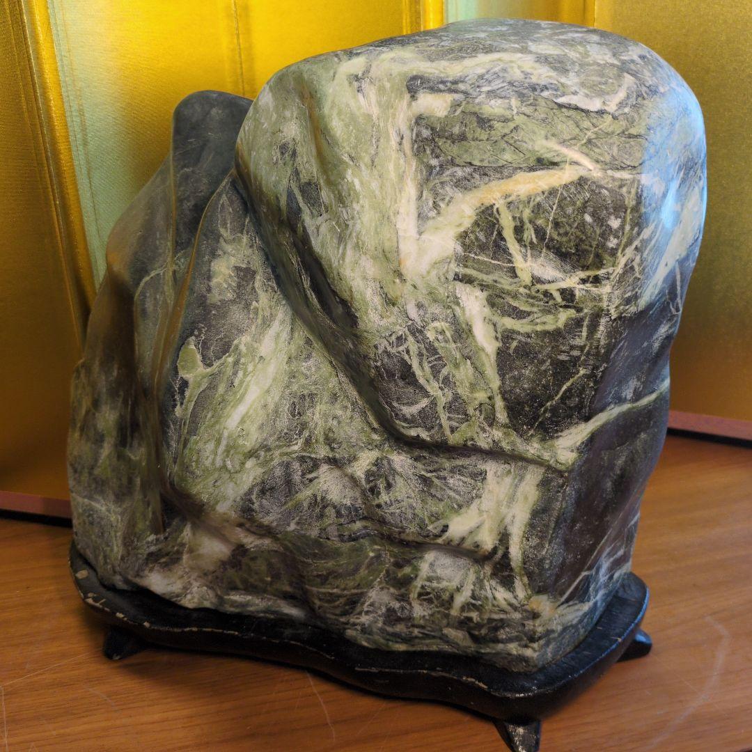 蛇紋石 特大 約25kg 磁力反応有 天然石 自然石 水石 木製専門台座付き