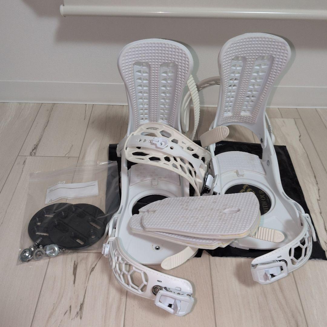 unionホワイト スノーボード ビンディング 取り付けパーツ付き