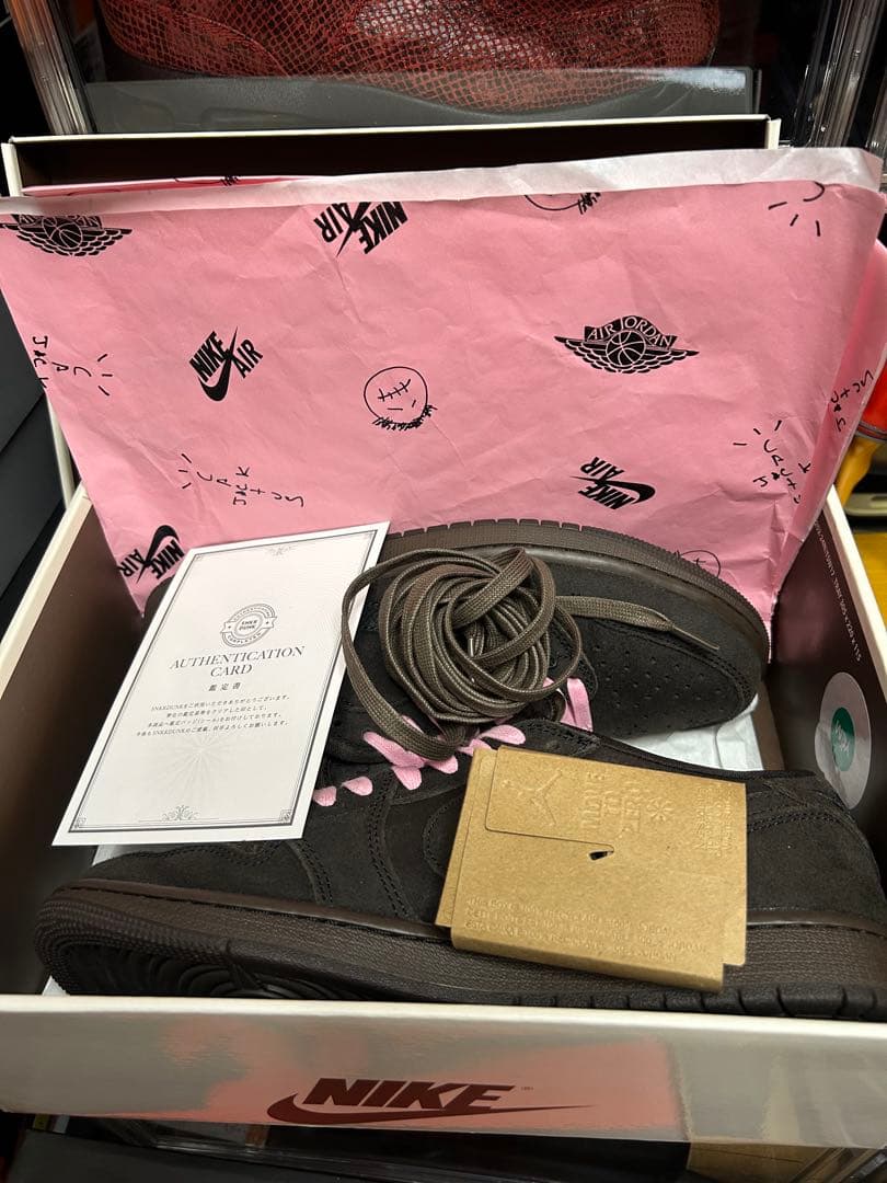 【おちゃ Travis Scott × Nike Air Jordan 1