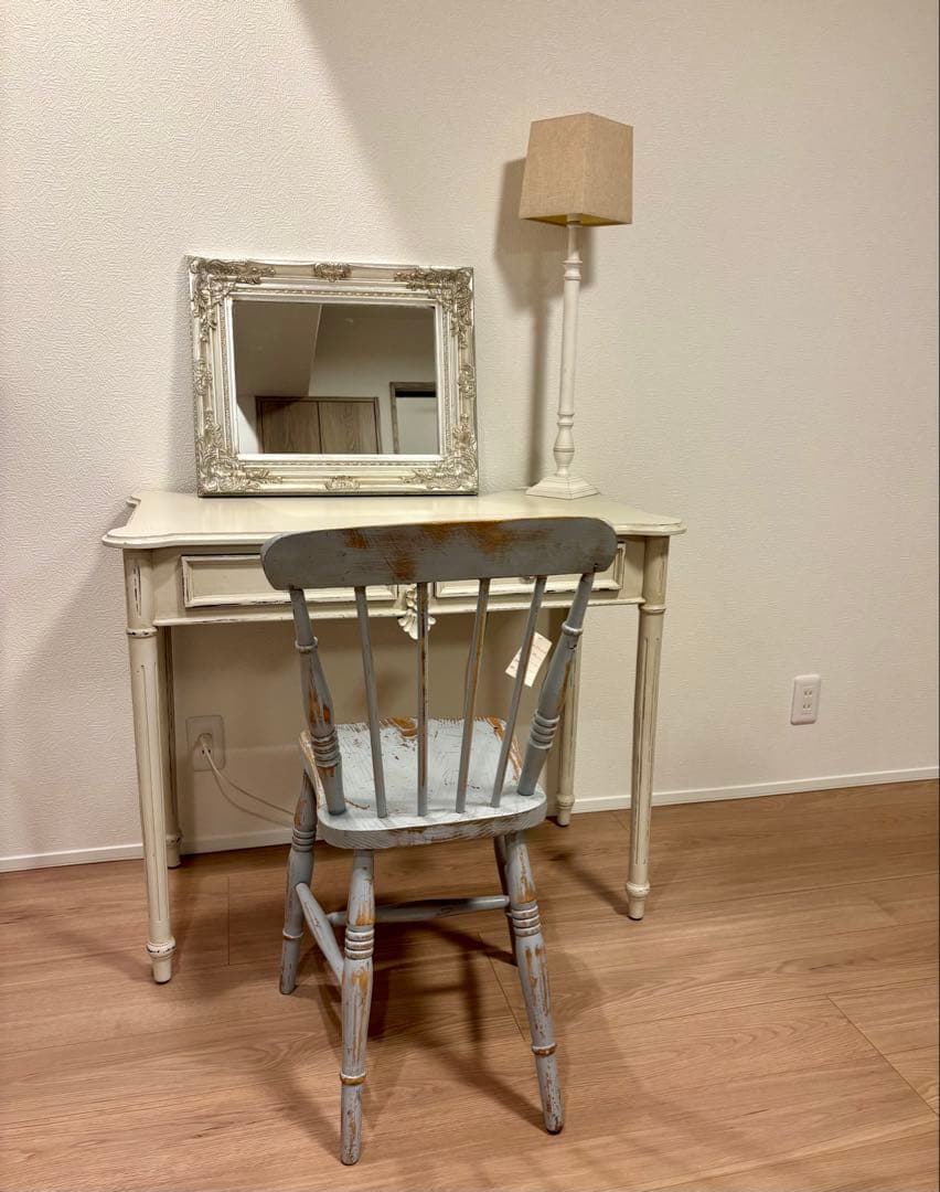 池田市モビリグランデにて購入4点セット(鏡、チェア、コンソール、スタンド照明)