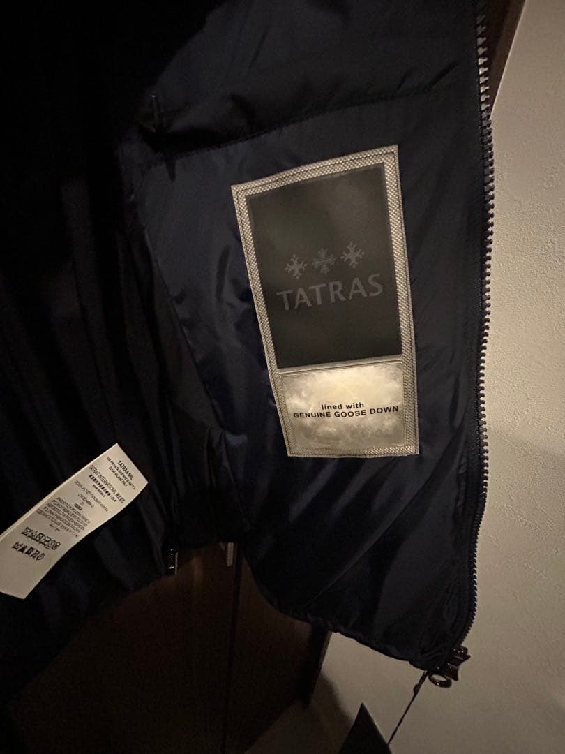 新品未使用TATRAS ネイビー ダウンジャケット
