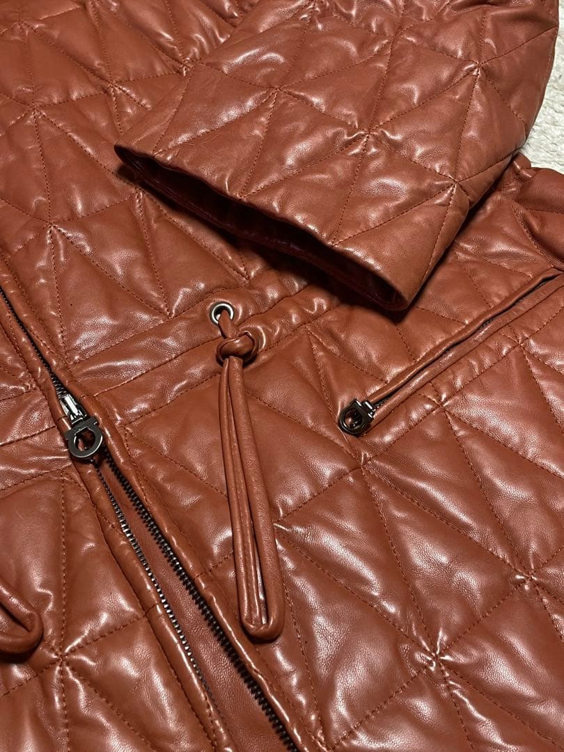 サルヴァトーレ　フェラガモ　レザー　ファー付きジャケットコート