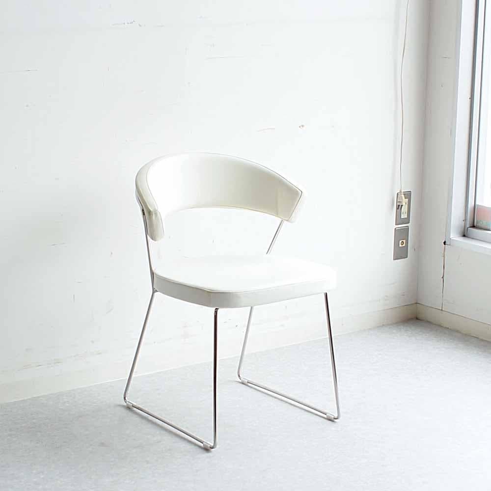 カリガリス コヌビア 「ニューヨーク」 本革 チェア C ZR24436