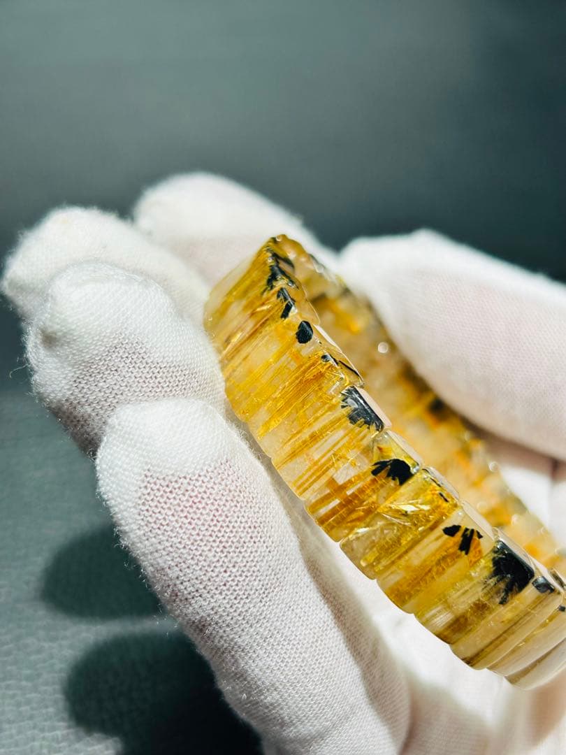 【お値下げ中】高品質 タイチンルチル ゴールド バングル　 贈答用箱付き