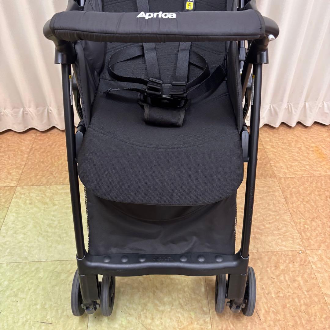 クリーニング済　☆美品☆　アップリカ　マジカルエアー　グレー　超軽量