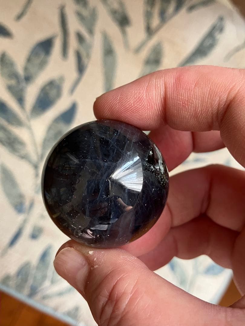 はち。さま専用アイオライトサンストーン　スフィア　天然石置物　C73