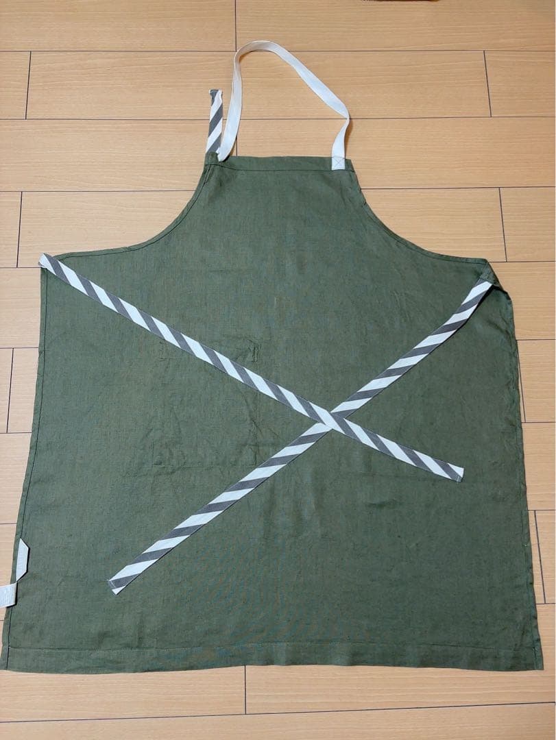タキマキ　エプロン　カーキ