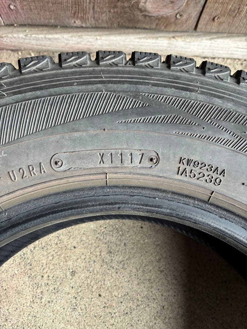 軽トラ、軽バンスタッドレスタイヤ　4本