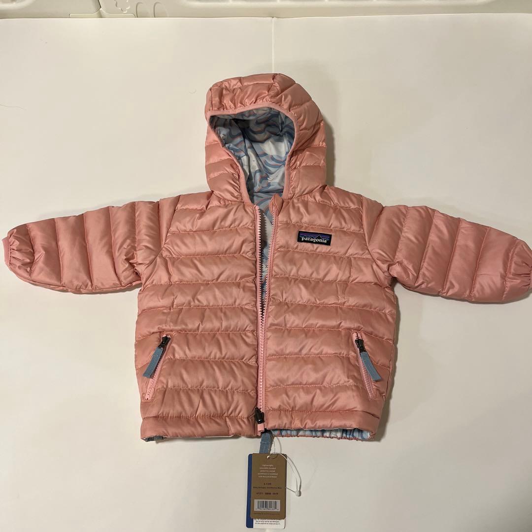 パタゴニア　ベビー　リバーシブルダウンセーターフーディ水色　くじら