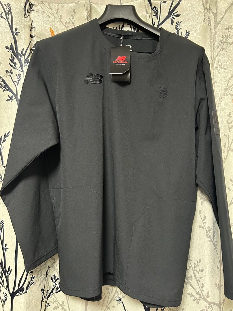 1月中の限定セール　 New Balance ブラック 長袖ジャージ　FC東京