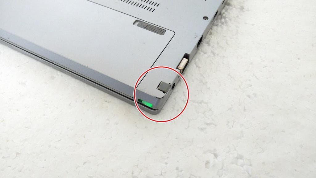 LTE対応 メモリ16GB 薄型タッチパネル CF-QV9