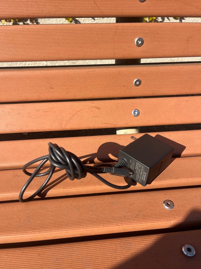 中古　Nintendo Switch Lite ピンク 本体とACアダプター