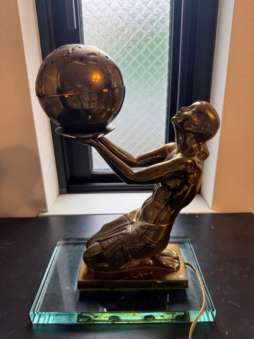 アールデコスタイル 照明付き置物