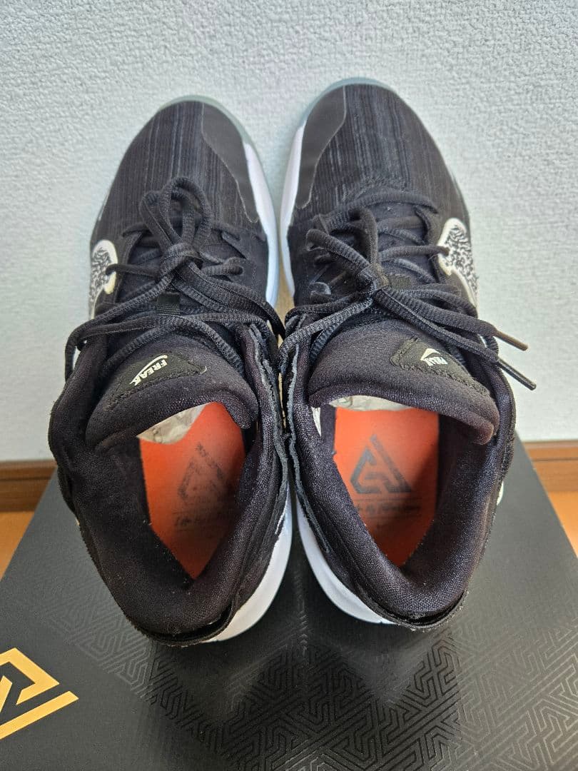 ナイキ　バスケットボールシューズ　ZOOM FREAK 2