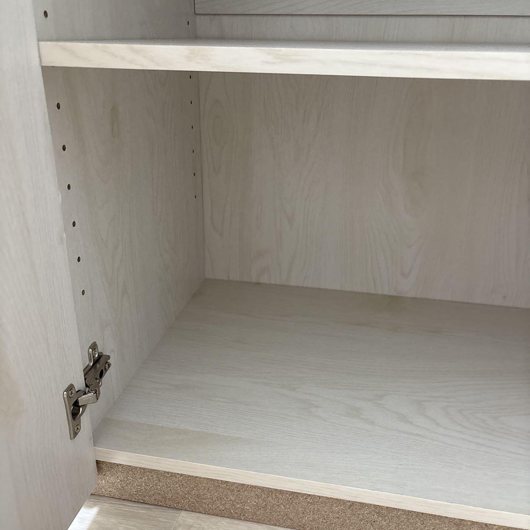 ニトリ 木製キャビネット 4段引き出し 2扉 漫画 オタ活