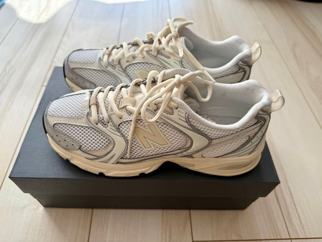 靴 New Balance U530ESB 23.5cm