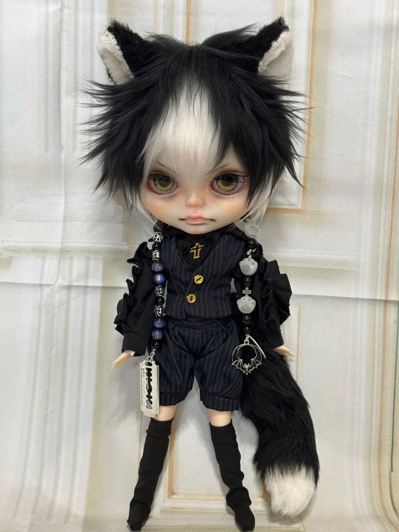 ゆ*ん様 アイシードール本体男の子　ボアウィッグ　OF付き 黒白ハチワレ猫