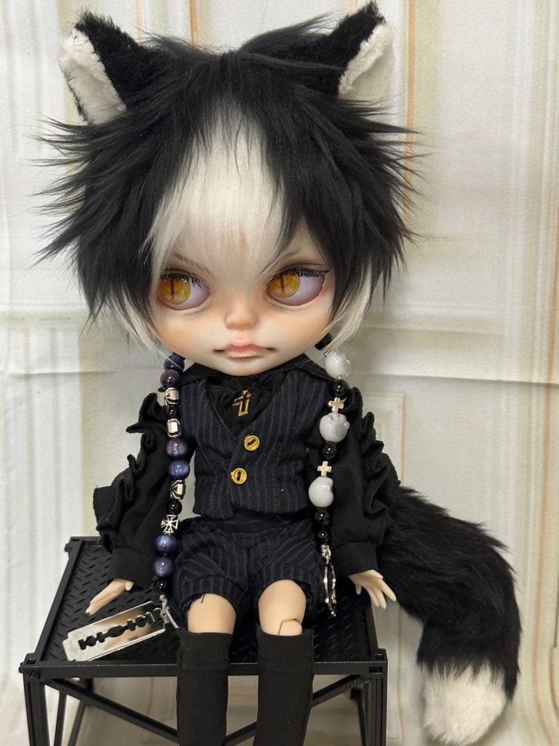 ゆ*ん様 アイシードール本体男の子　ボアウィッグ　OF付き 黒白ハチワレ猫