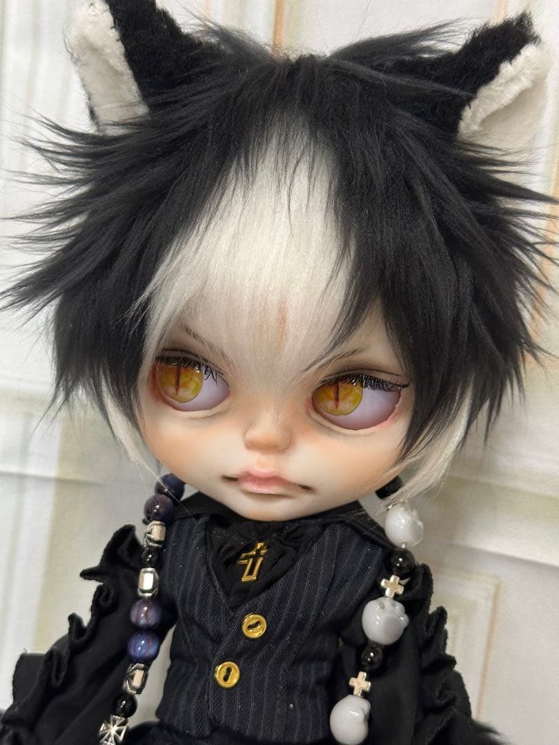ゆ*ん様 アイシードール本体男の子　ボアウィッグ　OF付き 黒白ハチワレ猫