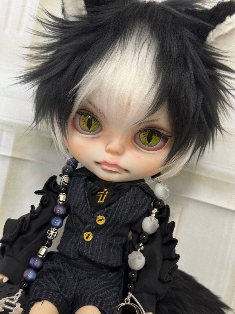 ゆ*ん様 アイシードール本体男の子　ボアウィッグ　OF付き 黒白ハチワレ猫