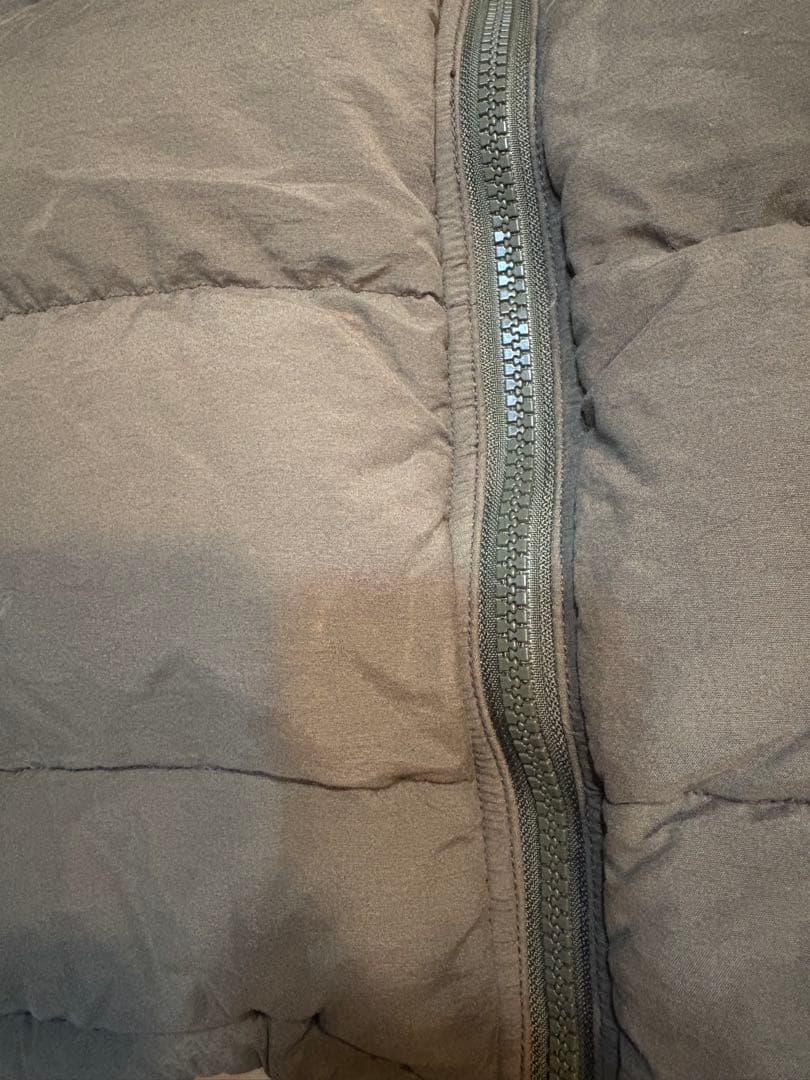 サニークラウズ　ダウンベスト オリーブグリーン