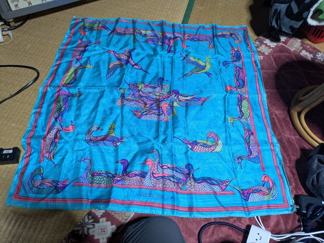 エルメス カレ90 アヒルの池 シルクスカーフ