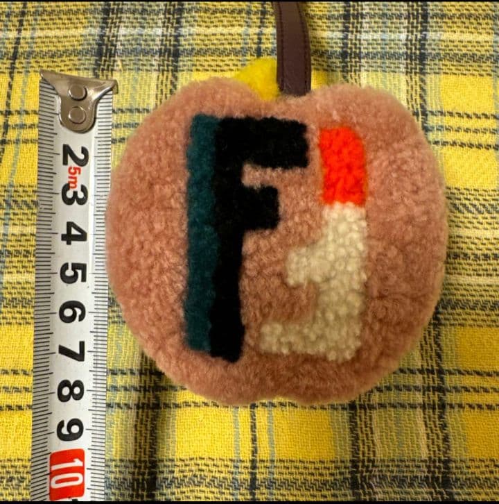 お値下げ　FENDI バッグチャーム　Apple りんご　ピーカブー