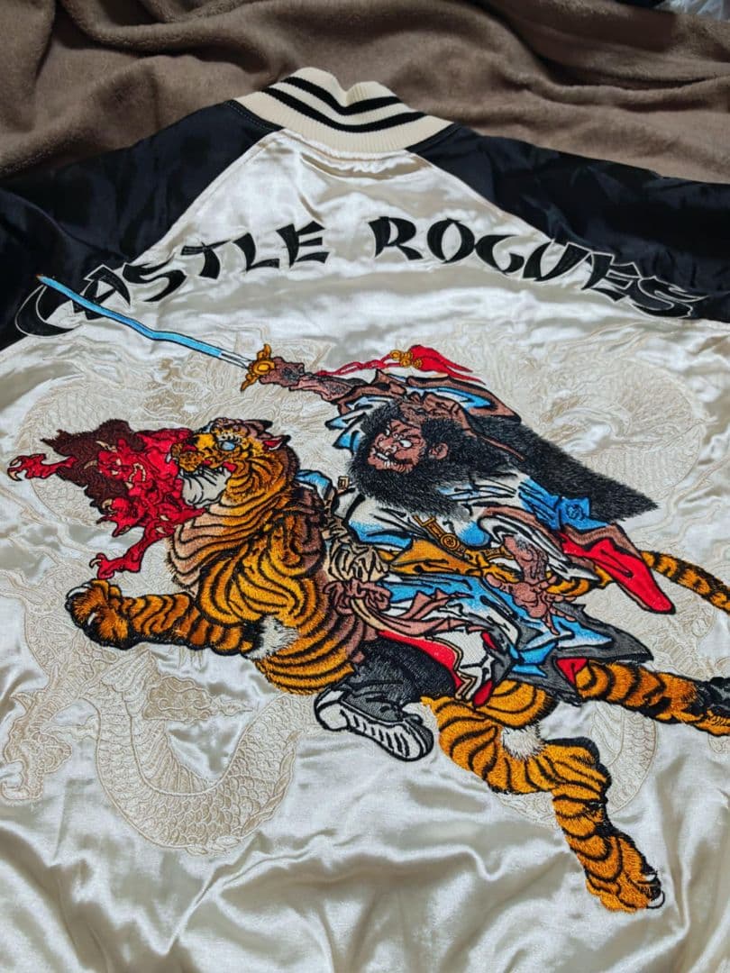 ROGUES 未使用近い 日本限定虎 スカジャン unisex サテン