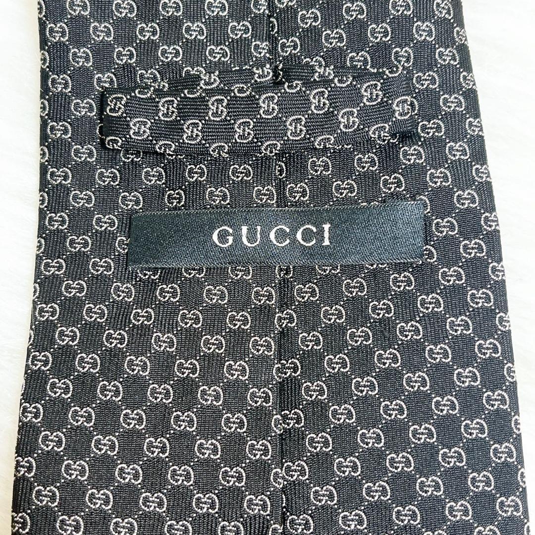極美品⭐️　GUCCI　グッチ　 ネイビー シルク100 ネクタイ GGパターン