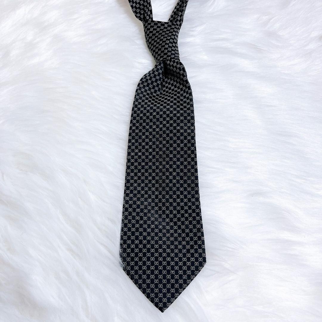 極美品⭐️　GUCCI　グッチ　 ネイビー シルク100 ネクタイ GGパターン