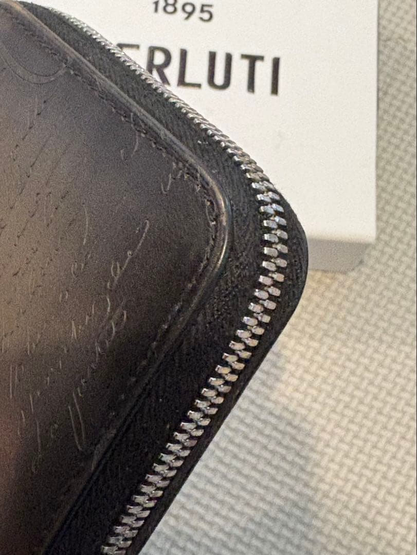 BERLUTI ブラックレザー パース