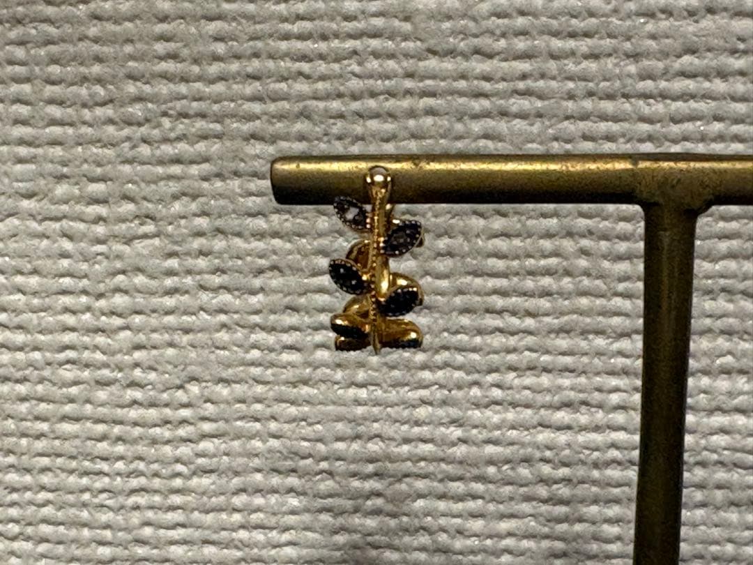 アルティーダウード ARTIDA OUD リーフ パヴェ ピアス2点