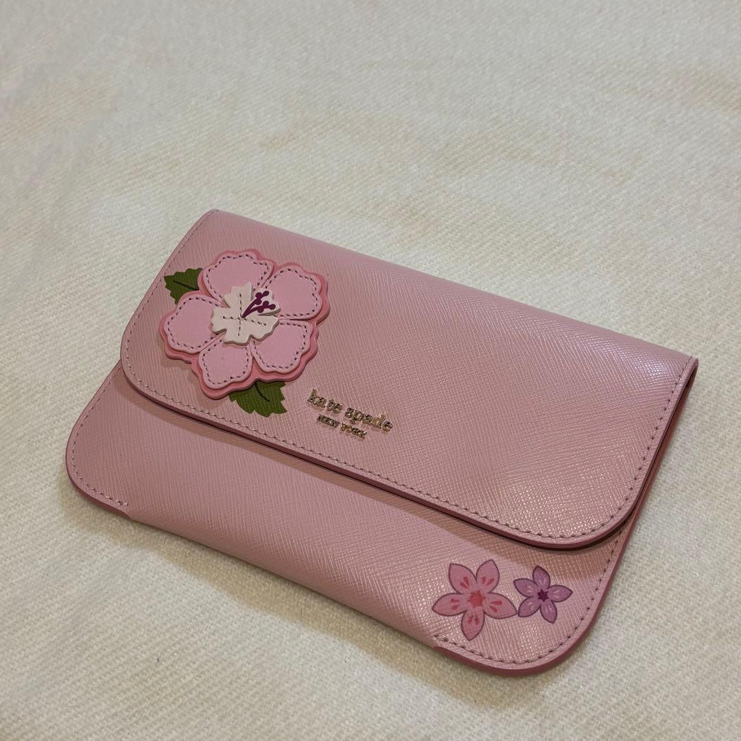 いちご【ハワイ限定】ケイトスペード パスポートケース