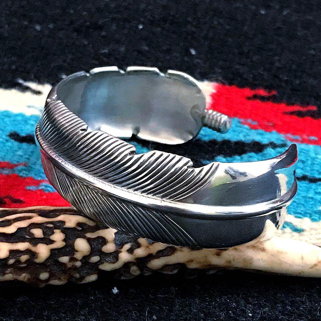 Indian Jewelryハーヴィーメイス　　フェザー　シルバーバングル　③