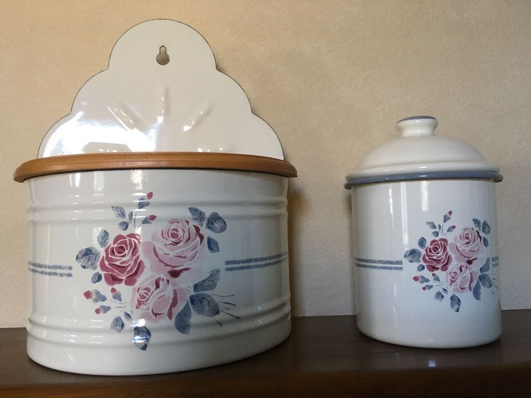 イマン＊シャルロット＊ホーローセル缶&キャニスター