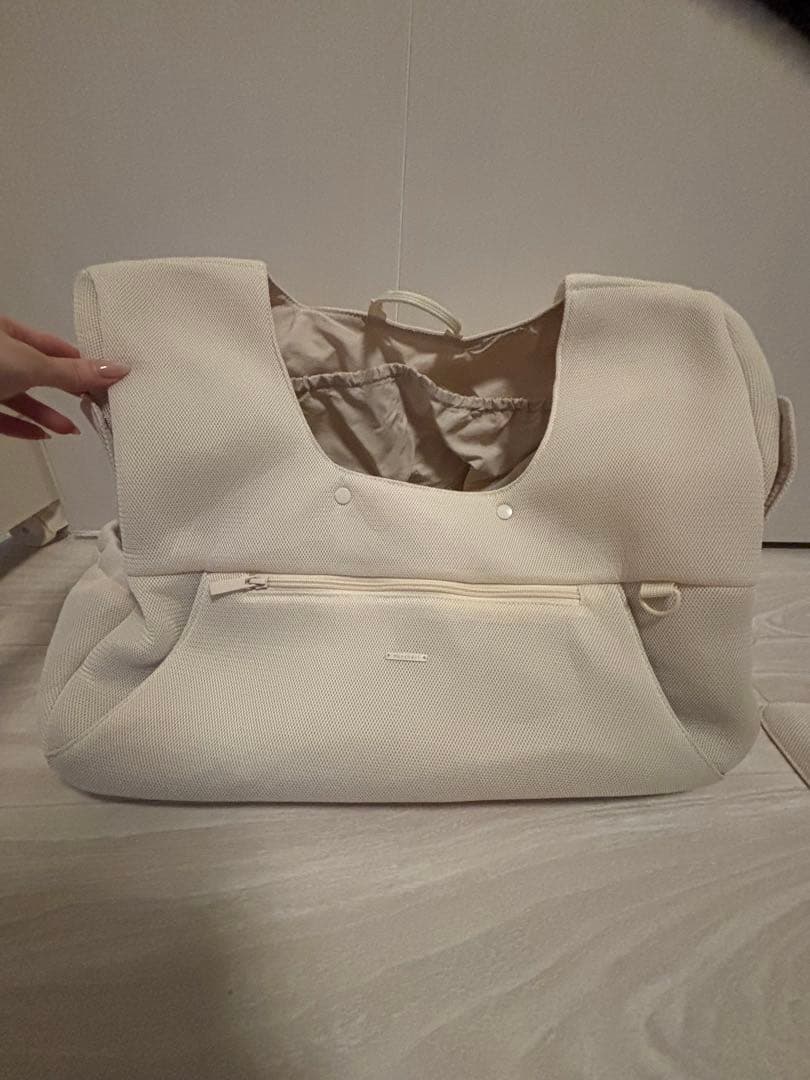 早い者勝ち　moncheri メッシュフロント付き犬用キャリーバッグ Mサイズ