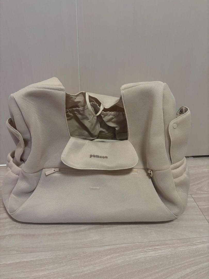 早い者勝ち　moncheri メッシュフロント付き犬用キャリーバッグ Mサイズ