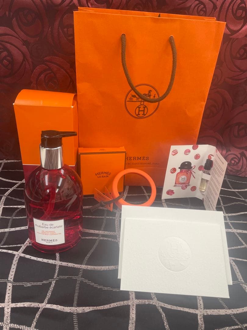 エルメスEau de rhubarbe éclatée ボディソープ 300ml